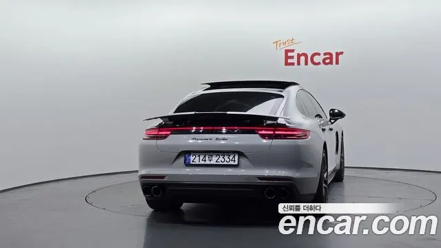 Porsche Panamera 2017 thumb 4