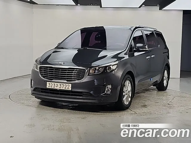 Kia Carnival 2015 thumb 12