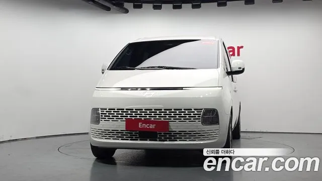 Hyundai Staria 2024 thumb 2