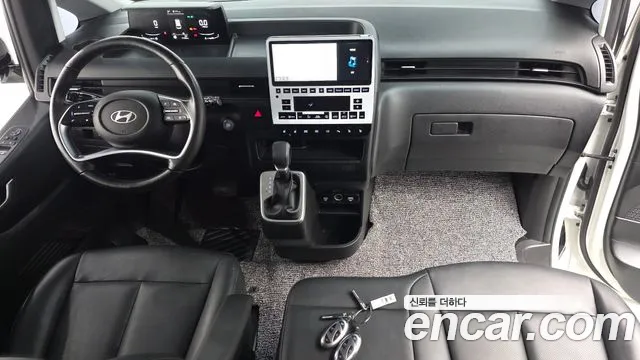 Hyundai Staria 2024 thumb 6