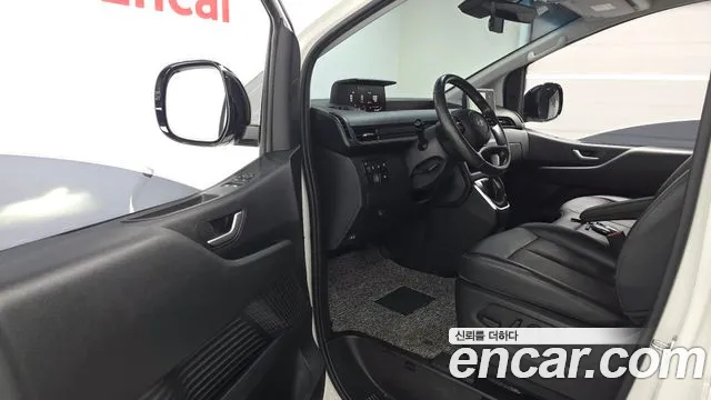 Hyundai Staria 2024 thumb 9
