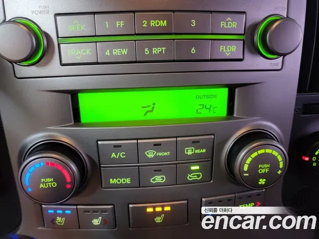 Hyundai Starex 2014 thumb 10