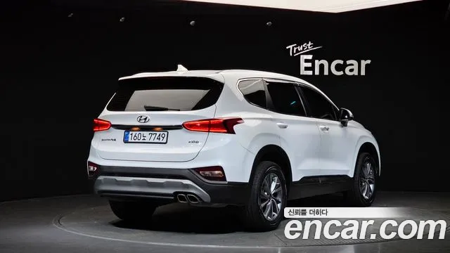 Hyundai Santa Fe 2018 thumb 2