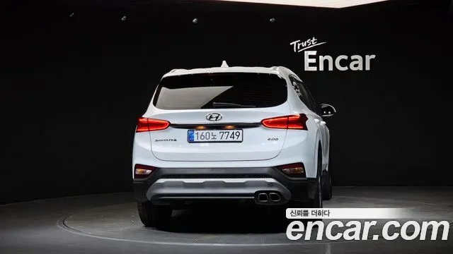 Hyundai Santa Fe 2018 thumb 4