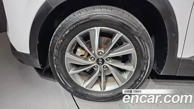 Hyundai Santa Fe 2018 thumb 5