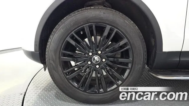 Land Rover Discovery 2018 thumb 5