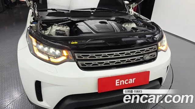 Land Rover Discovery 2018 thumb 6