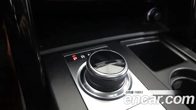 Land Rover Discovery 2018 thumb 9