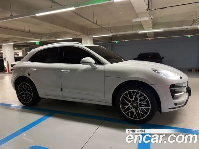 Porsche Macan 2016 thumb 4