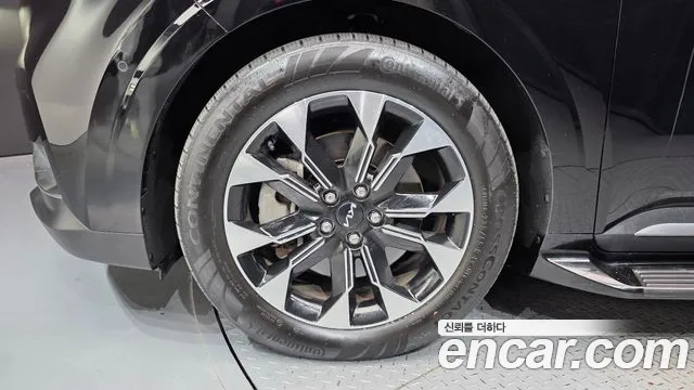 Kia Carnival 2023 thumb 5