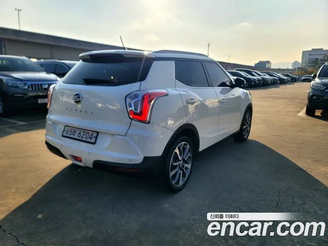KG_Mobility_Ssangyong TIBOLI 2015 thumb 6