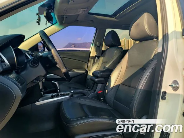 KG_Mobility_Ssangyong TIBOLI 2015 thumb 10