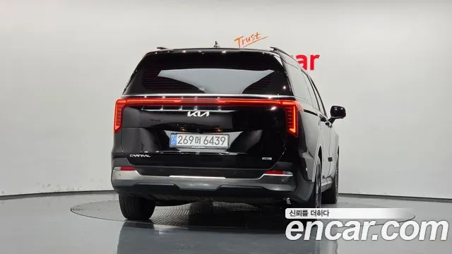 Kia Carnival 2024 thumb 4