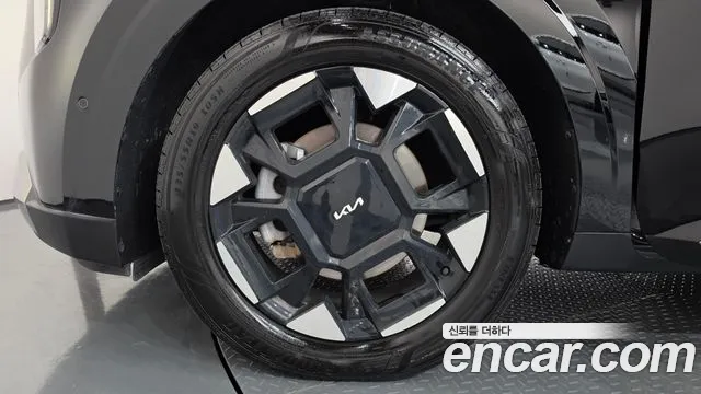 Kia Carnival 2024 thumb 5