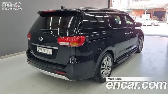 Kia Carnival 2016 thumb 2