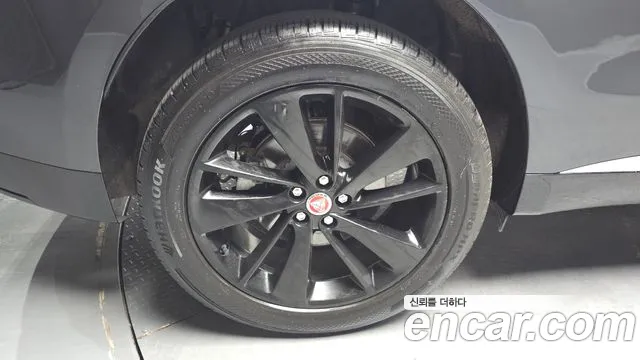 Jaguar F-Pace 2022 thumb 5