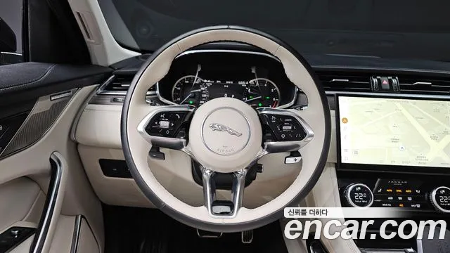 Jaguar F-Pace 2022 thumb 12