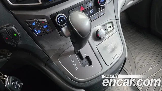 Hyundai Starex 2019 thumb 9