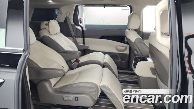 Kia Carnival 2024 thumb 12
