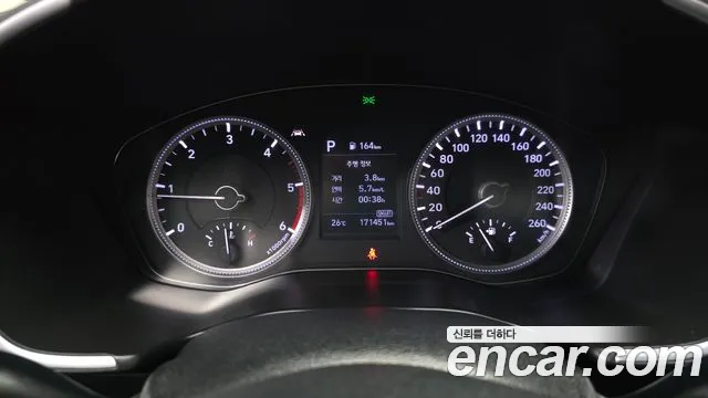 Hyundai Santa Fe 2018 thumb 8