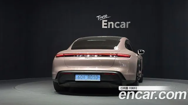 Porsche Taycan 2023 thumb 4