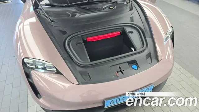 Porsche Taycan 2023 thumb 6