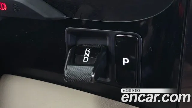 Porsche Taycan 2023 thumb 9