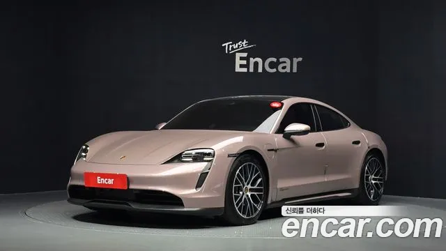 Porsche Taycan 2023 thumb 11