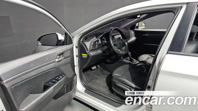 Hyundai Avante 2018 thumb 10