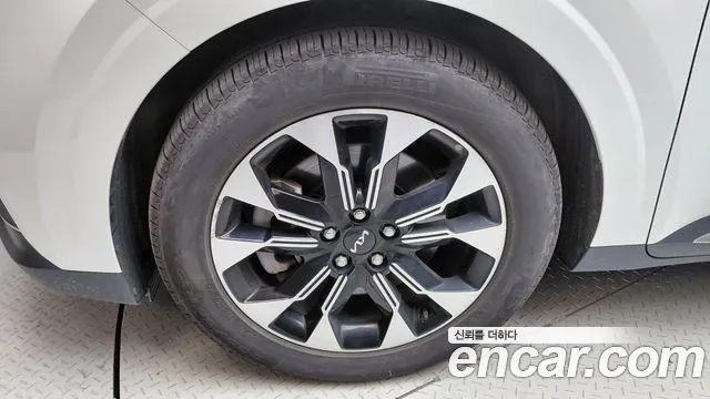 Kia Carnival 2023 thumb 5