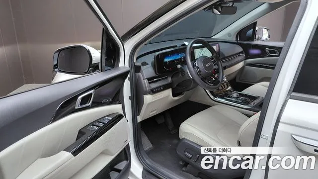 Kia Carnival 2023 thumb 10