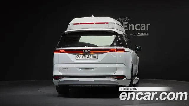 Kia Carnival 2023 thumb 3