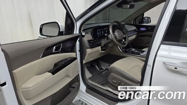 Kia Carnival 2023 thumb 9