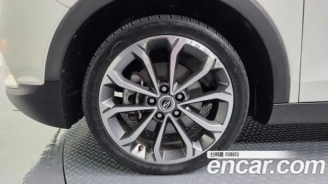 KG_Mobility_Ssangyong TIBOLI 2017 thumb 4
