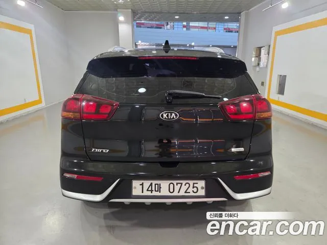 Kia Niro 2016 thumb 4