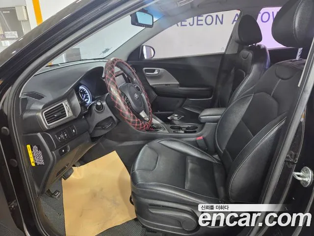 Kia Niro 2016 thumb 10