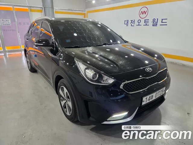 Kia Niro 2016 thumb 11