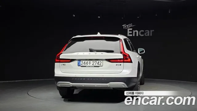 Volvo V90 2024 thumb 4