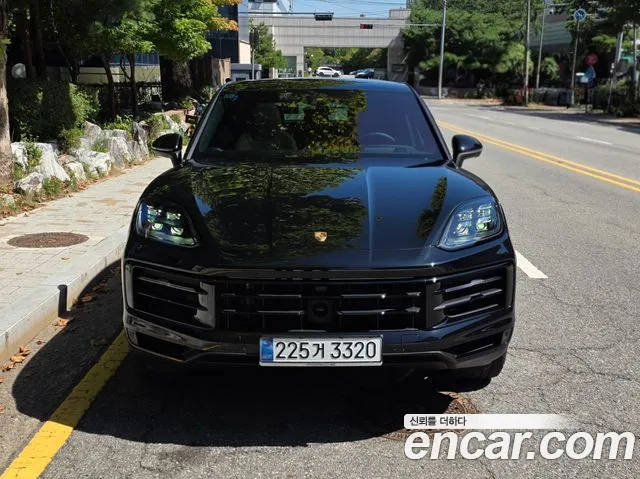 Porsche Cayenne 2025 thumb 3