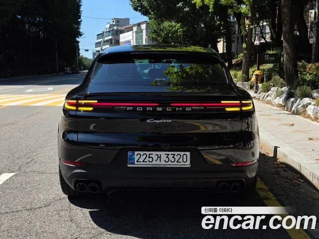Porsche Cayenne 2025 thumb 4