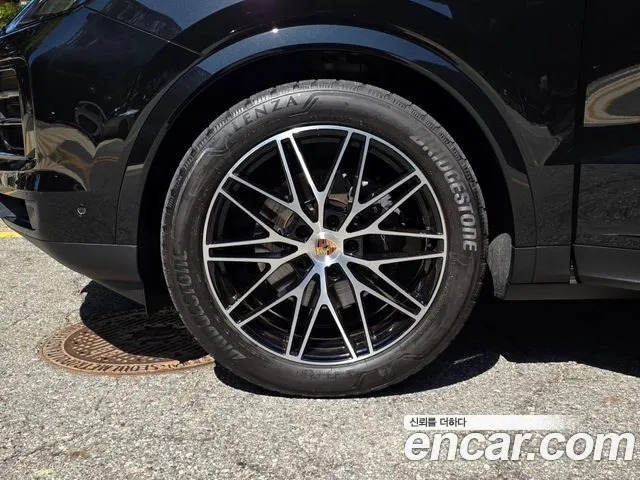 Porsche Cayenne 2025 thumb 5