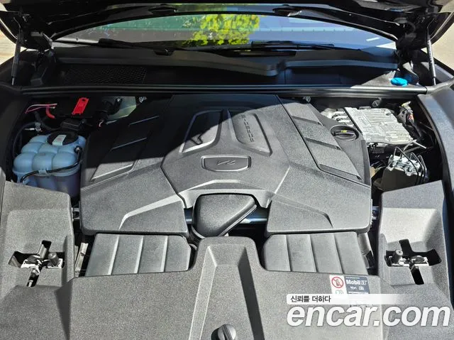 Porsche Cayenne 2025 thumb 6