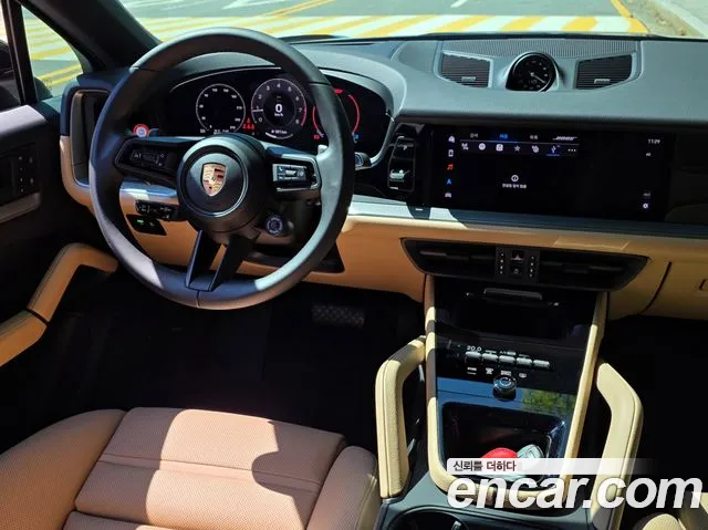 Porsche Cayenne 2025 thumb 9