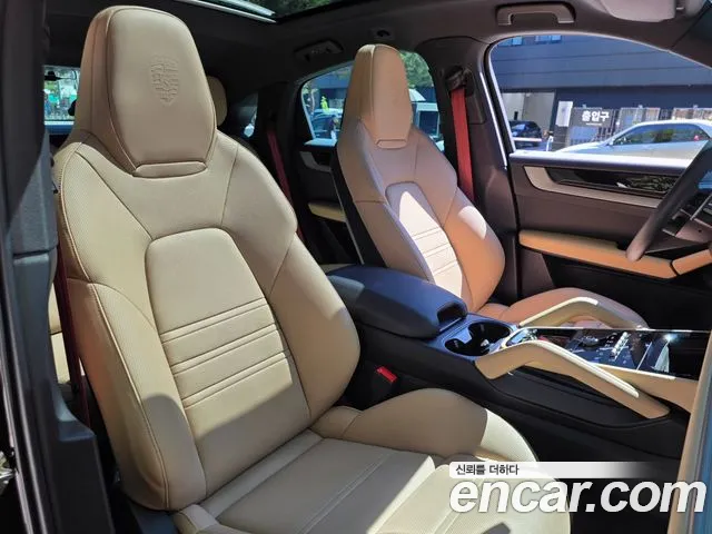 Porsche Cayenne 2025 thumb 10