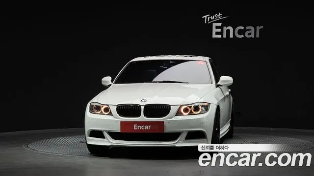 BMW 3-Series 2011 thumb 3