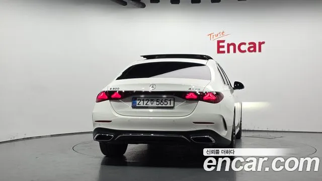 Mercedes-Benz E-Класс 2026 thumb 4