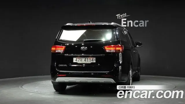 Kia Carnival 2017 thumb 4