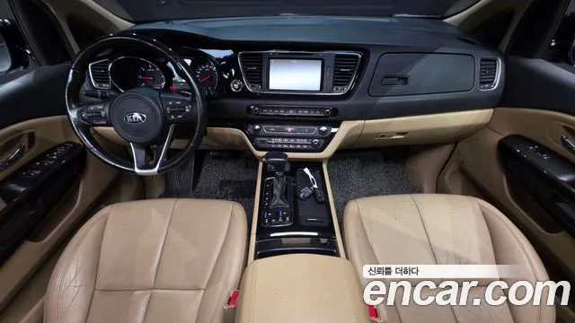 Kia Carnival 2017 thumb 7