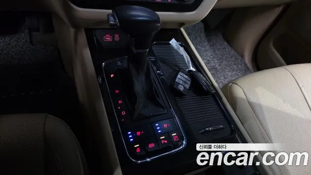 Kia Carnival 2017 thumb 9