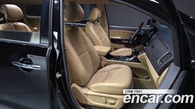Kia Carnival 2017 thumb 11